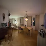 12 Proche Du Centre Avec Parking Apartament