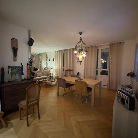 12 Proche Du Centre Avec Parking 파리