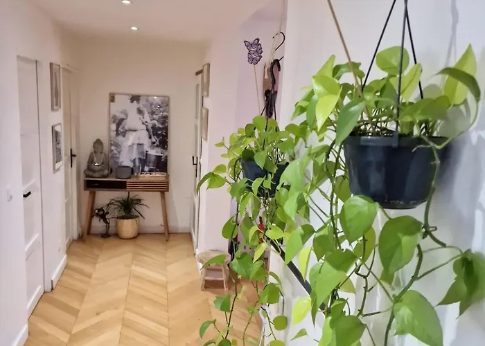 Daire 12 Proche Du Centre Avec Parking *