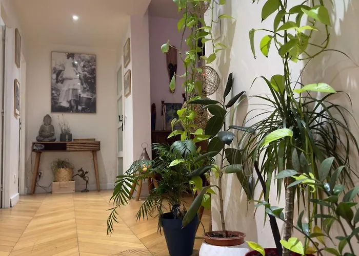 12 Proche Du Centre Avec Parking Paris