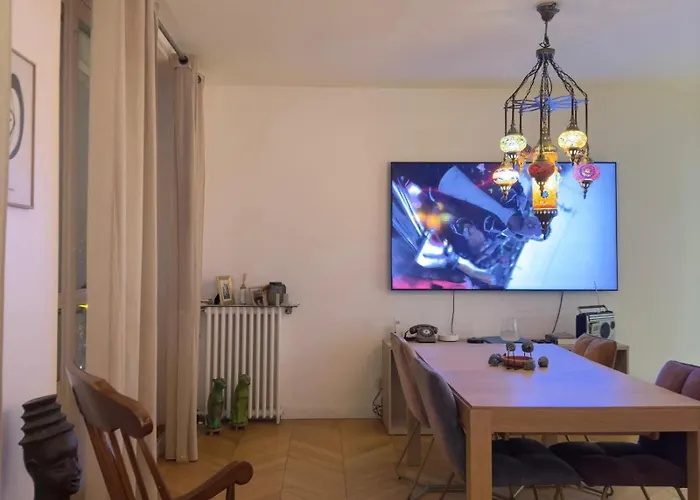 Daire 12 Proche Du Centre Avec Parking *