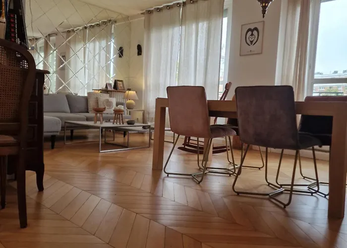 12 Proche Du Centre Avec Parking Daire Paris